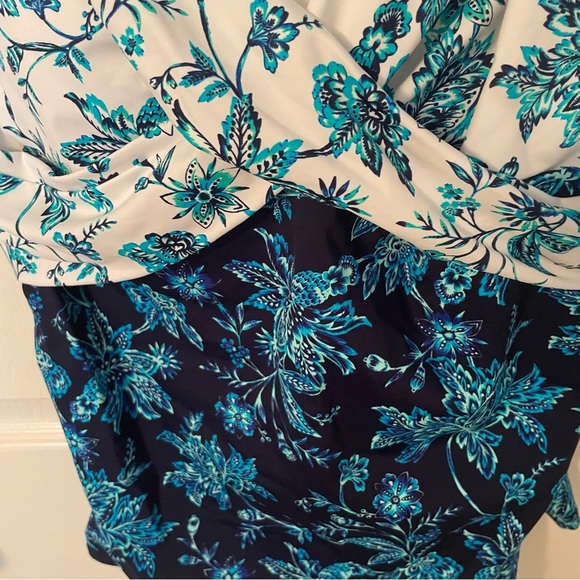 Lands End NEW 8L Blue Floral Swim Tankini Top Wrap Underwire Tummy Control UPF50 - Picture 2 of 9